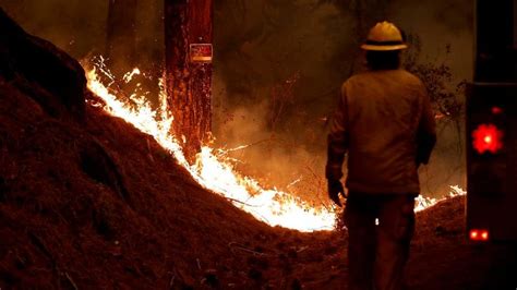 Al Menos 42 Personas Han Muerto Por Incendios Que Devastan El Norte De