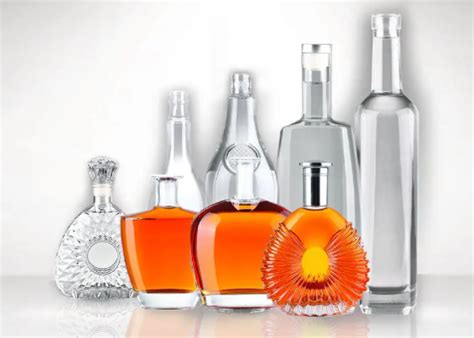 Custom Glass Liquor Bottles: Redefining Packaging Standards