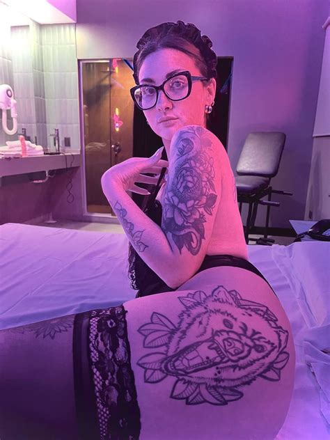 Yamilamailen Princessemily Nude Onlyfans Photo Thefappening