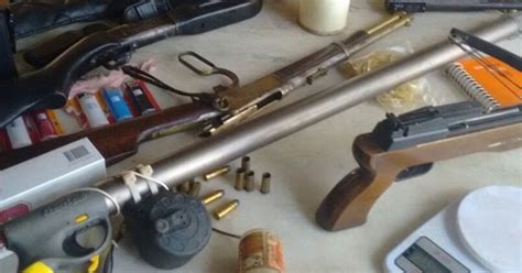 G1 Polícia Apreende Armas E Drogas Em Casa De Homem Em Ilha Solteira