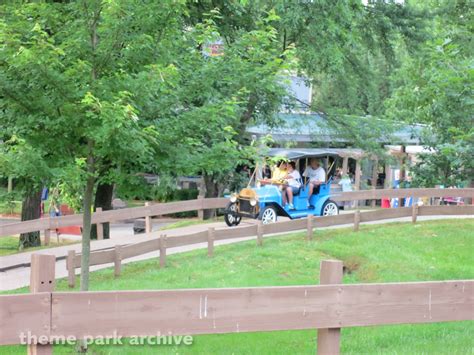 Lewis & Clark Trail at Holiday World | Theme Park Archive