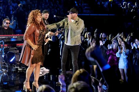 Cole Swindell Takes 'She Had Me At Heads Carolina' to CMA Awards