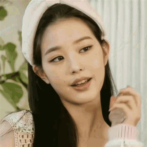 Fg Wonyoung GIF - Fg Wonyoung Coquette - Discover & Share GIFs