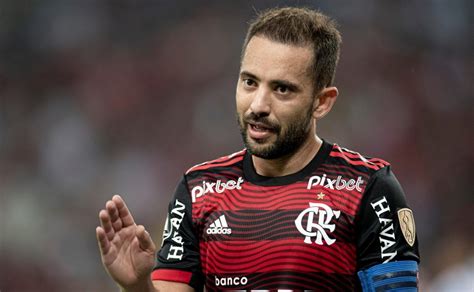 Verton Ribeiro Conversa O Corinthians E Tem Data Para Chegar