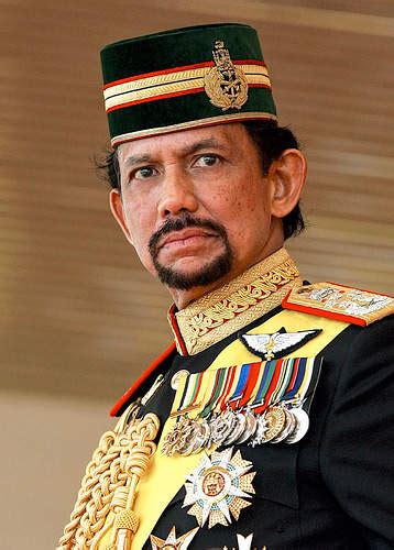 Biografi Sultan Hassanal Bolkiah Sultan Brunei Darussalam