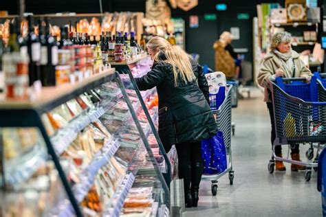 L inflation ralentit en mars et s établit à 2 3 sur un an en France