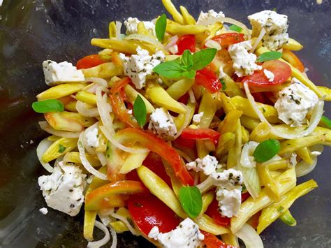 Grüne Bohnen mit Tomaten Ruccola Schafskäse Salat von jonielady