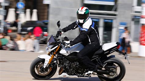 Yamaha FZ ABS Naked Bike Im Test MOTORRADonline De