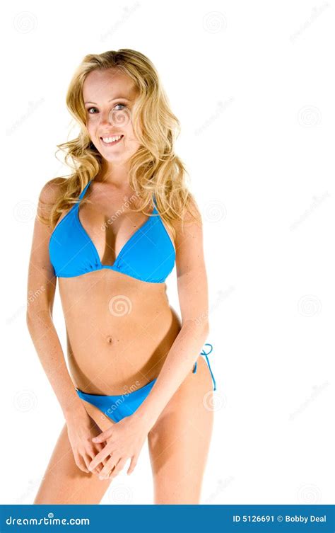 Blonde Frau Im Blauen Bikini Stockbild Bild von haar mädchen 5126691