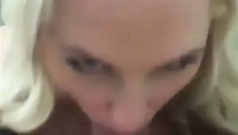 Sexy Rubia Milf Chupando Polla Xhamster