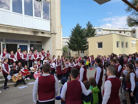 Foto O Zi La Coal Colegiul Na Ional Radu Negru I A Deschis