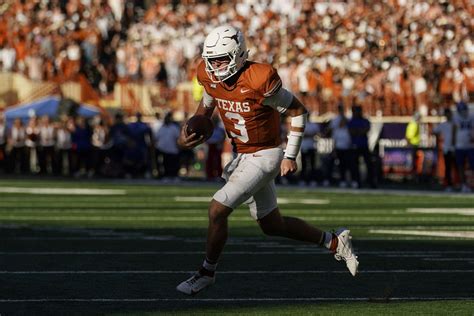 Texas Qb Quinn Ewers Shares A Warm Selfie With Longhorns Fanbase Ahead