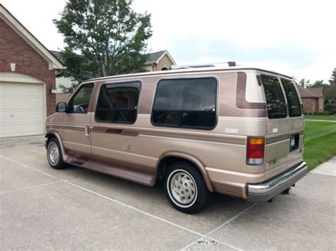 1993 Ford Econoline Conversion Van W 67k 5L EFI V 8 Engine Classic