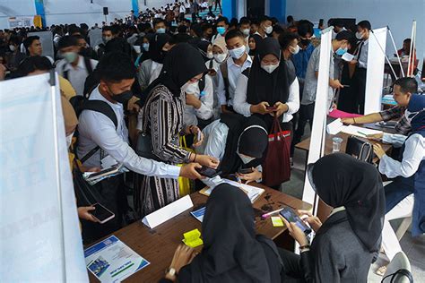 Menko PMK Ungkap 7 Juta Angkatan Kerja Indonesia Menganggur