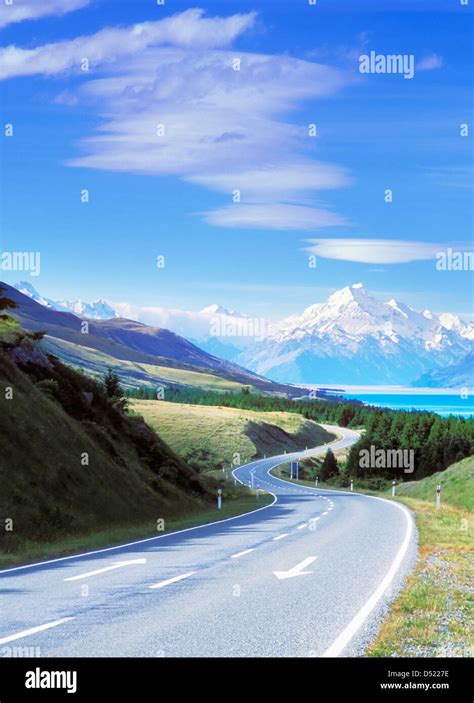 Winding Road To Mount Cook Beside Lake Pukaki Mount Cook National Park