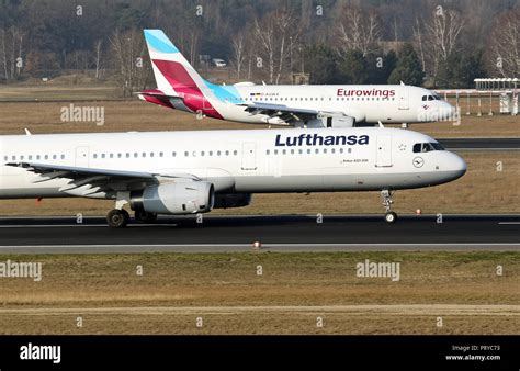 Lufthansa A Auf Der Piste Fotos Und Bildmaterial In Hoher