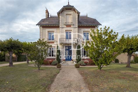 À vendre Maison bourgeoise 7 pièces située à Aubigny sur Nère 18700