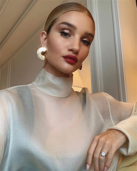 These Are Rosie Huntington Whiteleys Everyday Makeup Tips Who What Wear