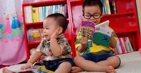 A importância da leitura e o contato afetivo os filhos Escola