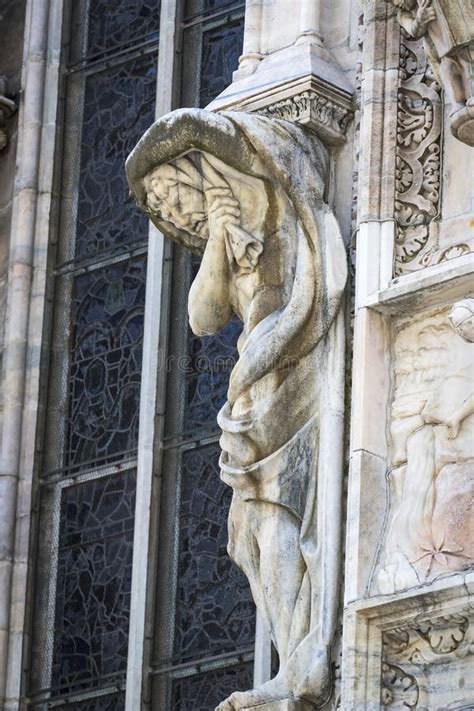 Las Esculturas De Los Santos Y De Los M Rtires Que Adornan La Catedral