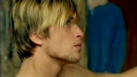 Awkward Nude Model ThisVid