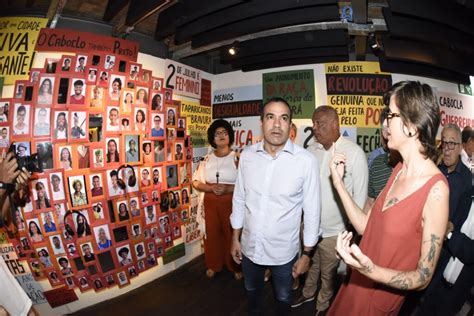 Visita guiada estudantes marca entrega do Memorial Pavilhão 2 de