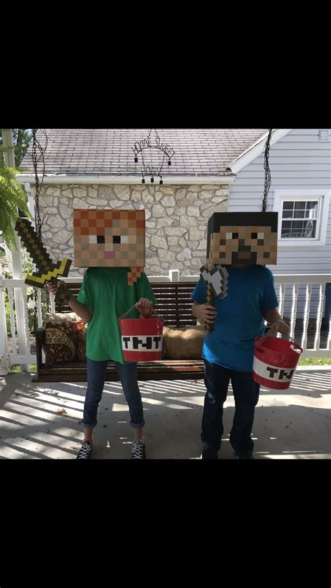 Steve and Alex Minecraft costumes. | Minecraft costumes, Minecraft halloween costume, Pretty ...