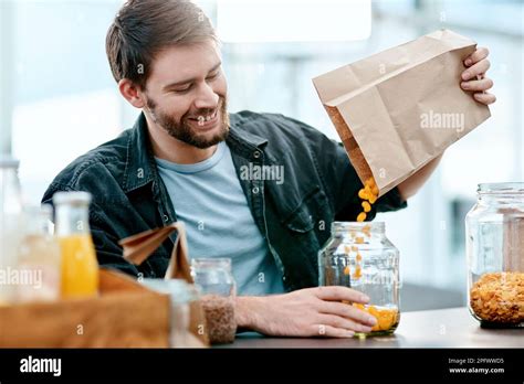 Decant Cleaning Hi Res Stock Photography And Images Alamy