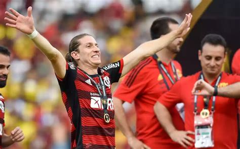 Filipe Lu S Aceita Redu O Salarial E Renova Contrato O Flamengo