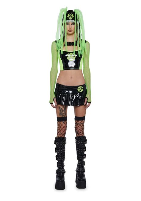 Download Green Goth Fashion Model Wallpaper | Wallpapers.com