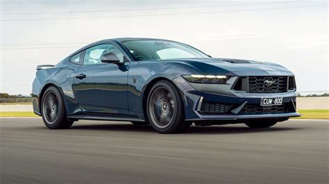 2025 Ford Mustang Dark Horse: Testing the horse that's bolted