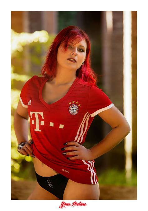 Pin De Abdulla El Daly En Bayern Chicas Del F Tbol Futbol Chicas