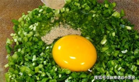 韭菜最好吃的做法，简单一做，金黄酥脆，咬上一口鲜香无比膳食养生频道东方养生