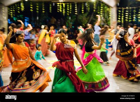 Navratri Garba Dance In Tamil Nadu Stock Photo Alamy