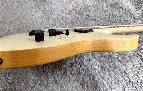 Saito Guitars S H Hard Tail Alder Maple Sand Beige