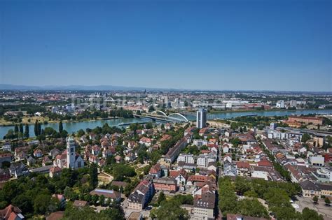 Luftbild Kehl Stadtansicht am Ufer des Flußverlaufes am Rhein in Kehl