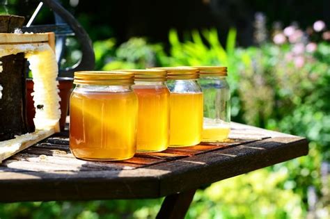 Сколько килограмм в банке меда (0.7, 1, 2, 3 литровой)?