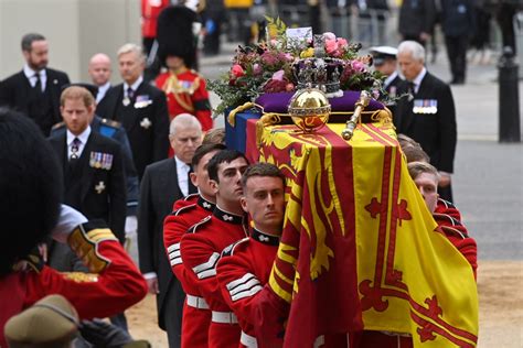 Funeral De La Reina Isabel Ii Luto Nacional Cortejos Y Procesiones