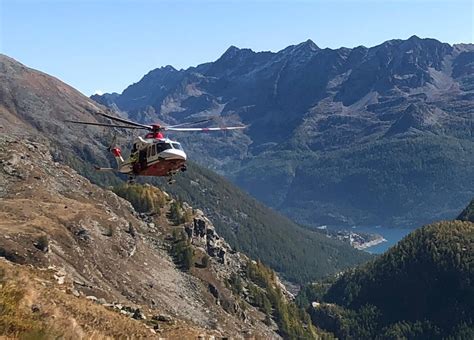 Ceresole Reale Precipita Per Metri Lungo Il Fianco Della Montagna