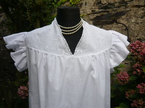 Linge ancien antiquités mercerie ancienne au Souffle d Antan vêtements anciens lingerie