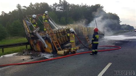 Pożar naczepy ciężarówki na A4 przy węźle autostradowym Opole Zachód