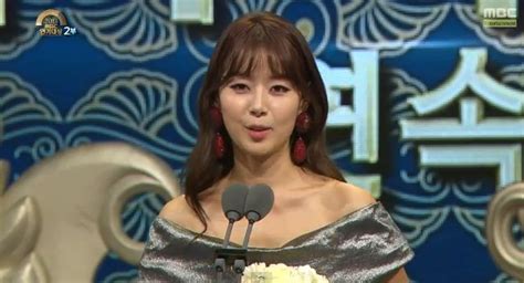 Mbc ‘연기대상 한지혜 아버지 문자 받고 울컥 “고생하셨어요” Bnt뉴스