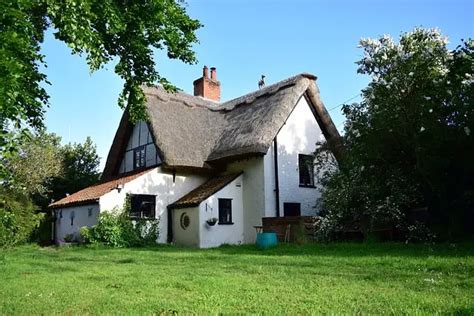 Old English Cottage Everything You Need To Know Village Cottage