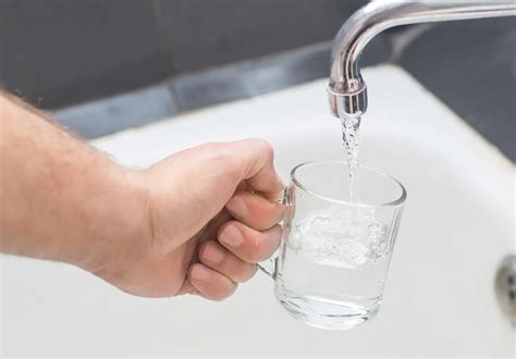 Quanta Acqua Bere Al Giorno Le Regole Dell Esperto