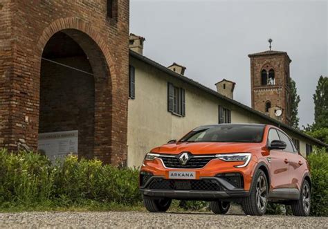 Foto Renault Arkana E Tech 145 Anteriore Patentati