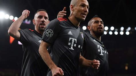 Arturo Vidal Ex Bayern Star Verklagt Arbeitgeber FC Barcelona