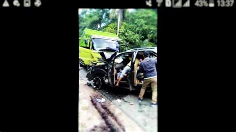 Video Kecelakaan Lalu Lintas Truk Fuso Vs Mobil Toyota Fortuner Di Km