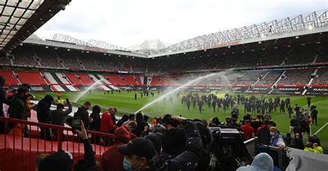 Premier League Manchester United Liverpool Match Postponed After Fans