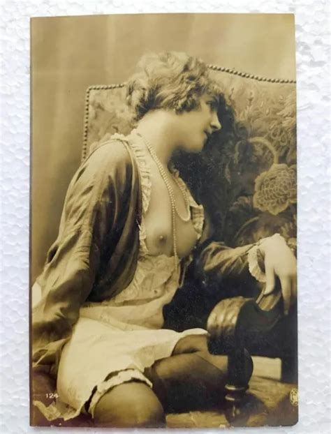 ORIGINAL FRENCH NUDE Woman Half Naked 1920 Photo Postcard Post Card