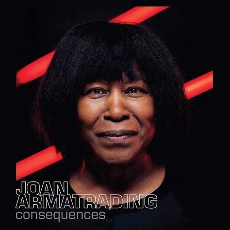 Explore Joan Armatrading’s Unorthodox Acoustic Guitar Style | Acoustic ...